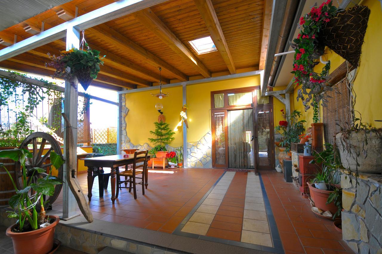 Oasi Del Lago Regalbuto Exteriör bild